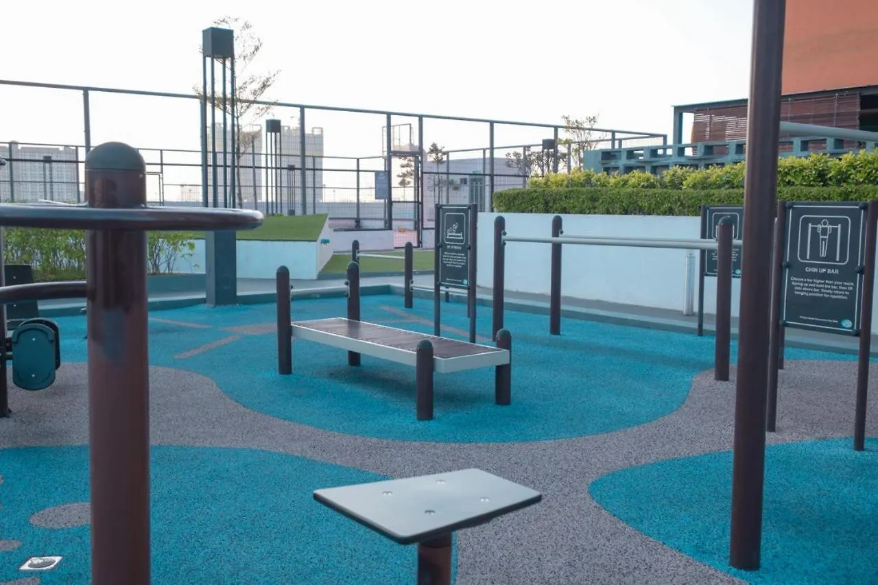 Meritus Suites - 8Pax ペライ 0*,