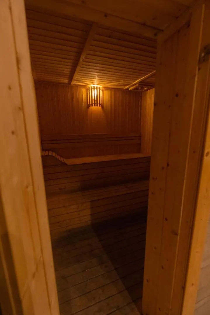 Meritus Suites - 8Pax Перай