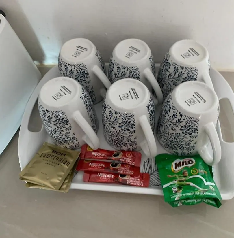 Meritus Suites - 8Pax Перай