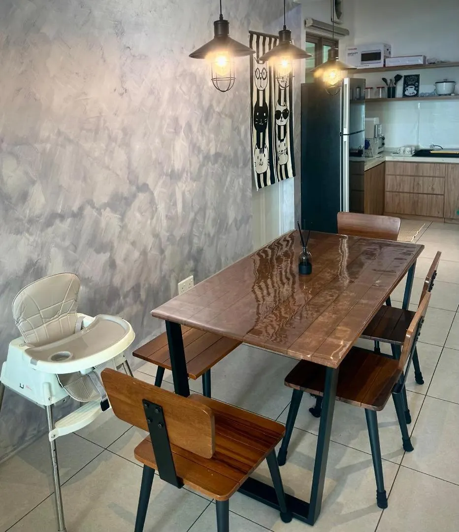 Meritus Suites - 8Pax Перай 0*,  Малайзия